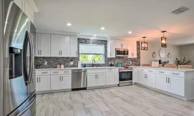 2 Booth Blvd in Safety Harbor, FL - Building Photo