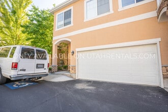 1061 Canyon Meadow Dr in Provo, UT - Building Photo - Building Photo