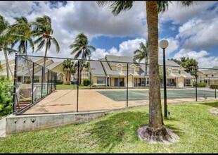 6323 La Costa Dr in Boca Raton, FL - Foto de edificio - Building Photo