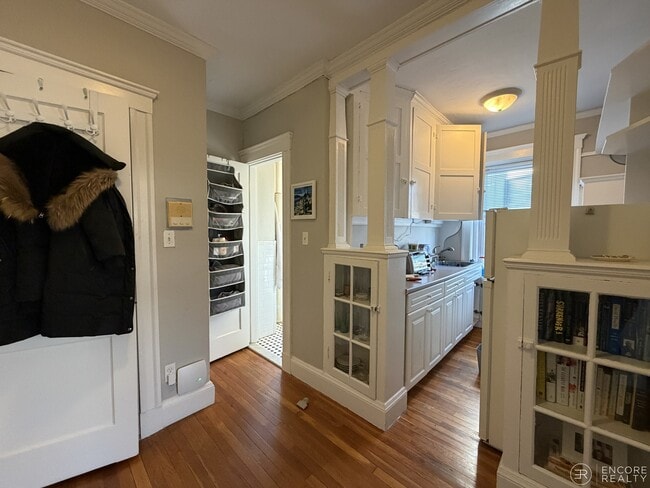 11 Gray St, Unit 8 in Cambridge, MA - Foto de edificio - Building Photo