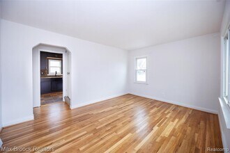 1621 Whitcomb Ave in Royal Oak, MI - Building Photo - Building Photo