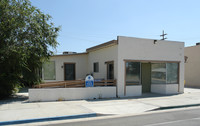 322 E Main St in San Jacinto, CA - Foto de edificio - Building Photo