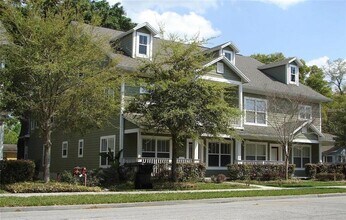 831 N Fern Creek Ave in Orlando, FL - Building Photo - Building Photo
