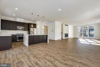 3234 Royal Fern Pl in Rockville, MD - Building Photo - Building Photo