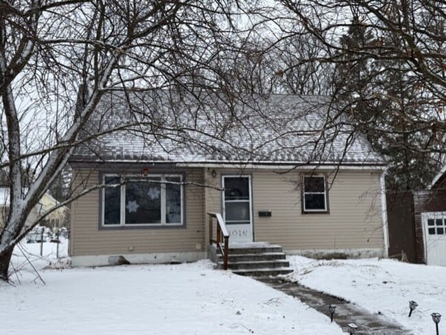 property at 1016 SE 12th St