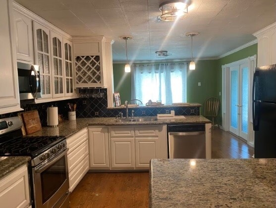 property at 160 E Darby St