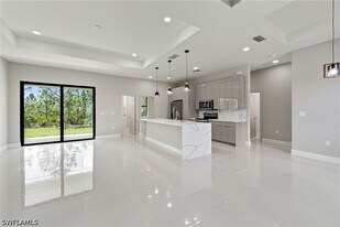 2903 37th St W in Lehigh Acres, FL - Building Photo