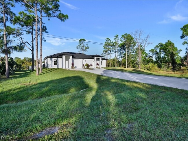 property at 918 Eisenhower Blvd