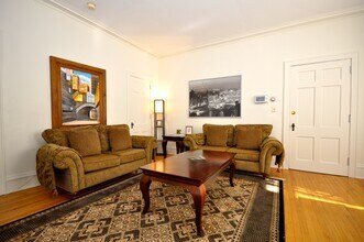 57 Park St, Unit 15 in Malone, NY - Foto de edificio - Building Photo