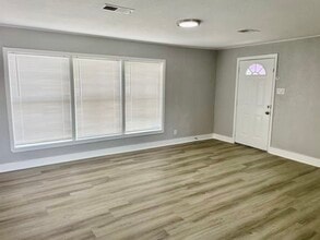 906 Fields St in Richmond, TX - Building Photo - Building Photo