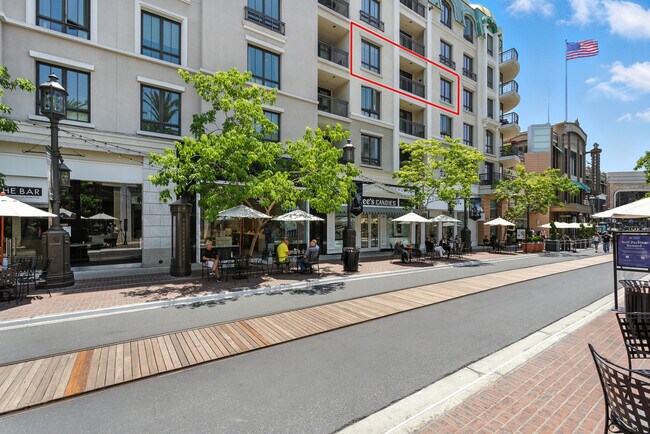 403 Caruso Ave, Unit 403 in Glendale, CA - Foto de edificio - Building Photo