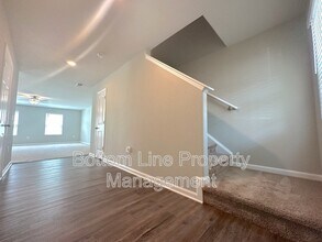 8109 Derby Wood Ln in Charlotte, NC - Foto de edificio - Building Photo