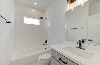 1102 Paul Quinn St in Houston, TX - Building Photo - Building Photo