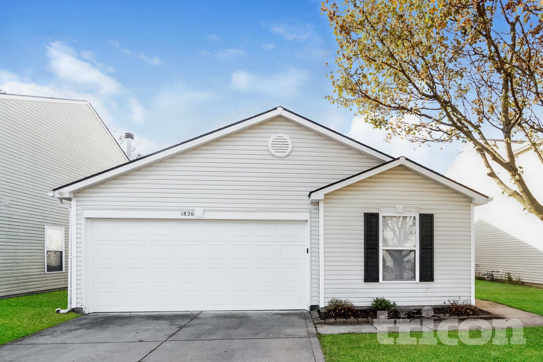 1826 Blue Pine Ln in Indianapolis, IN - Building Photo