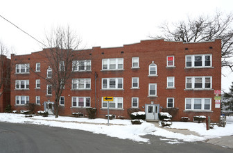 15-17 Dorothy St / Dorothy Apartments LLC in Hartford, CT - Building Photo - Building Photo