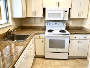 2950 Marconi Ave in Sacramento, CA - Building Photo - Building Photo