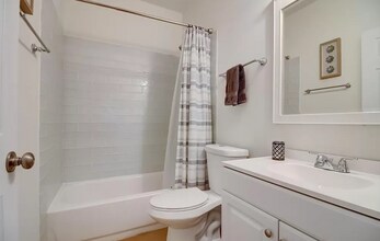 947 N Ormewood Park Dr SE in Atlanta, GA - Building Photo - Building Photo