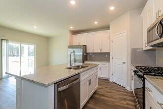 739 Sara Mdw Rd in Loganville, GA - Building Photo - Building Photo
