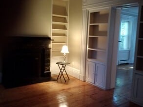 239 S Main St, Unit 1 flr in Haverhill, MA - Building Photo - Building Photo