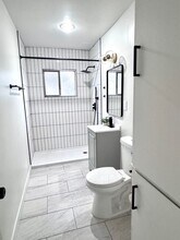 1540 W 60th St in Los Angeles, CA - Foto de edificio - Building Photo