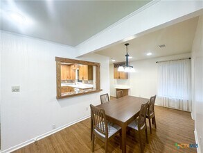 1025 Mulberry Ave in New Braunfels, TX - Building Photo - Building Photo