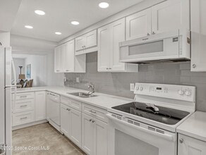 170 Paradise Blvd in Melbourne, FL - Building Photo - Building Photo