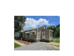 613 Hill St in Weaver, AL - Building Photo - Building Photo