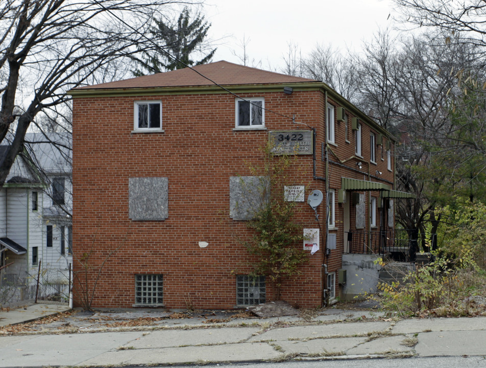 3422 W Eighth St in Cincinnati, OH - Building Photo