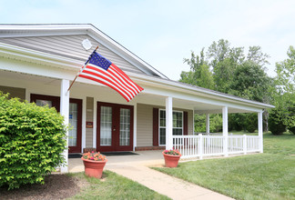 English Oaks Senior Apartment Homes in Fredericksburg, VA - Building Photo - Building Photo