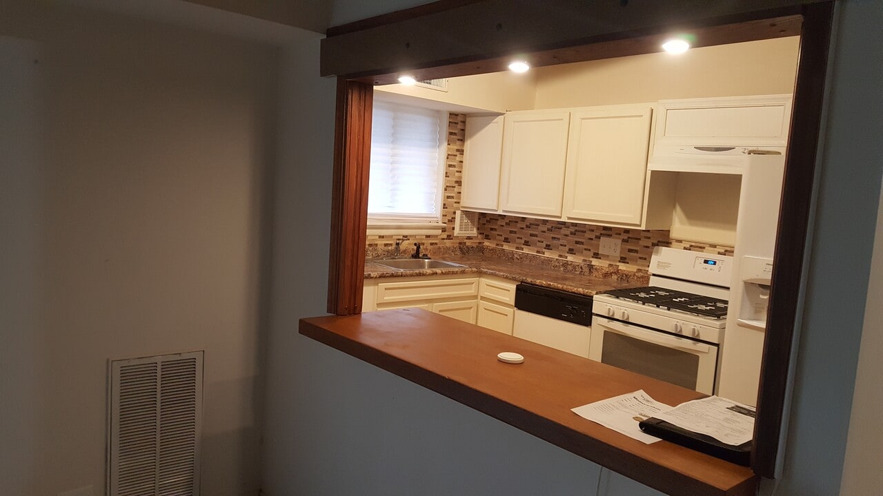 11378 Cherry Hill Rd, Unit 301 in Beltsville, MD - Building Photo