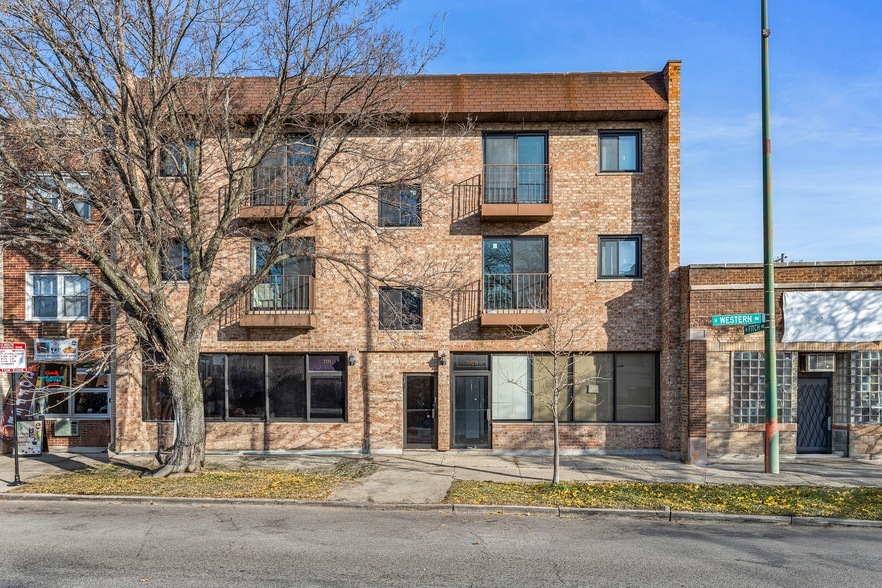 7109 N Western Ave, Unit 3N in Chicago, IL - Building Photo