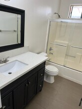 11852 Washington Pl, Unit 8 in Los Angeles, CA - Building Photo - Building Photo