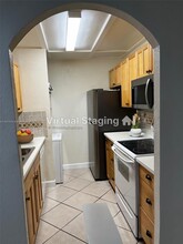 10056 Twin Lakes Dr in Coral Springs, FL - Building Photo - Building Photo