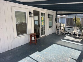 7 Cedar Ave in East Setauket, NY - Building Photo - Building Photo