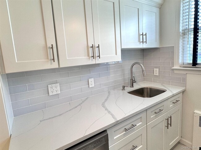 property at 95 N Broadway