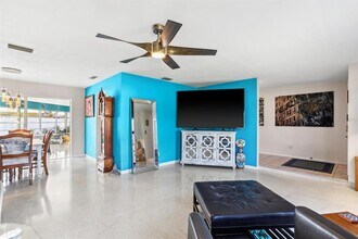 6300 16th St S in St. Petersburg, FL - Building Photo - Building Photo