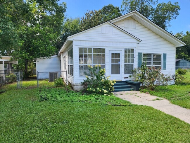 property at 404 Dubose St