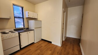 23 S Huntington Ave, Unit 5 in Boston, MA - Building Photo - Building Photo