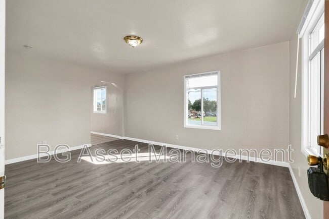 1000 15th St in Richmond, CA - Building Photo - Building Photo