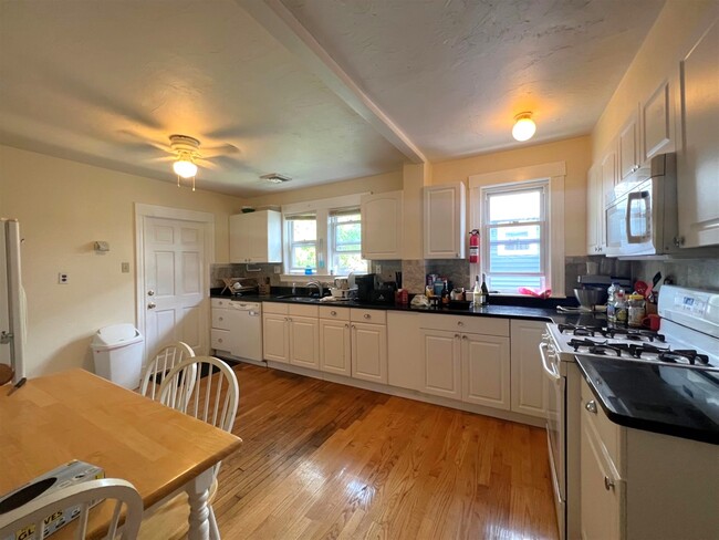 119 Albion St, Unit 2