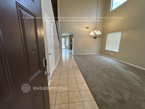 8323 S 48th Ln in Phoenix, AZ - Foto de edificio - Building Photo