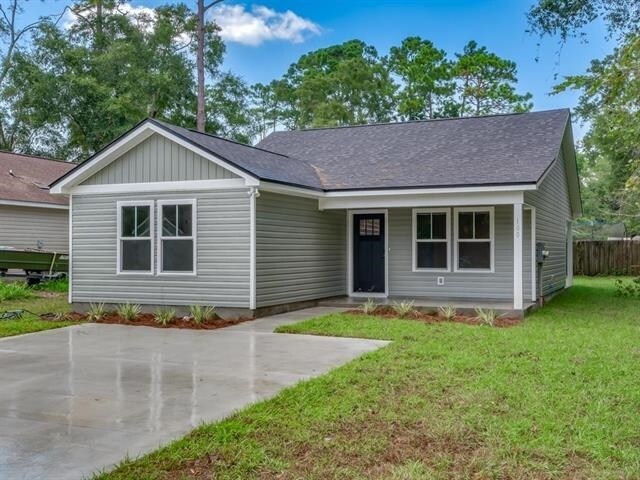 80 Merwyn Dr in Crawfordville, FL - Building Photo