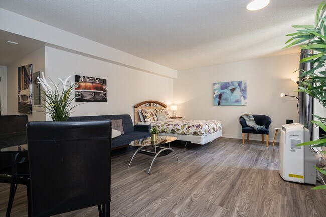 67 Rue Charlotte in Montréal, QC - Building Photo - Building Photo