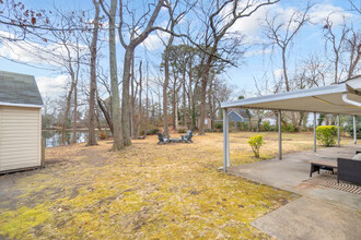 6101 Grimes Ct in Norfolk, VA - Foto de edificio - Building Photo