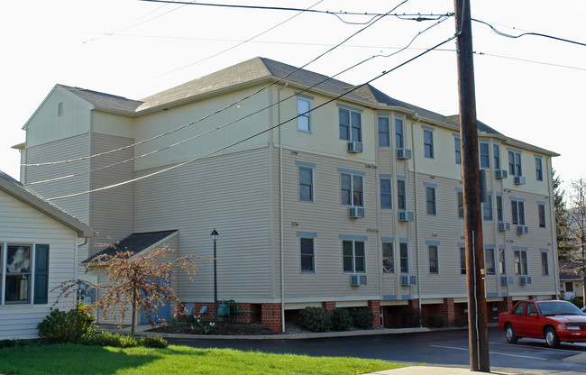 Linn Street Manor in Williamsport, PA - Building Photo - Building Photo