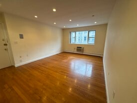 40 Gardner St in Boston, MA - Building Photo