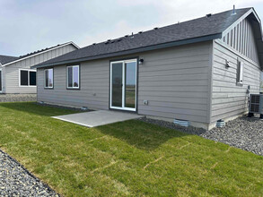 506 Bing St in Grandview, WA - Building Photo - Building Photo