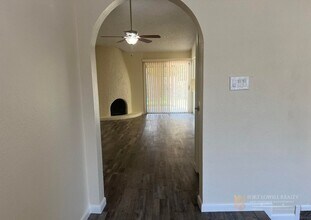 4523 W Villa Theresa Dr in Glendale, AZ - Building Photo - Building Photo