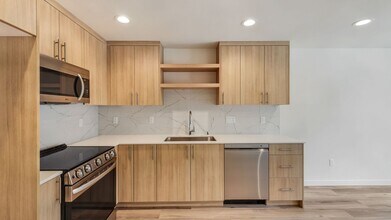 2830 S Walden St in Seattle, WA - Building Photo - Building Photo