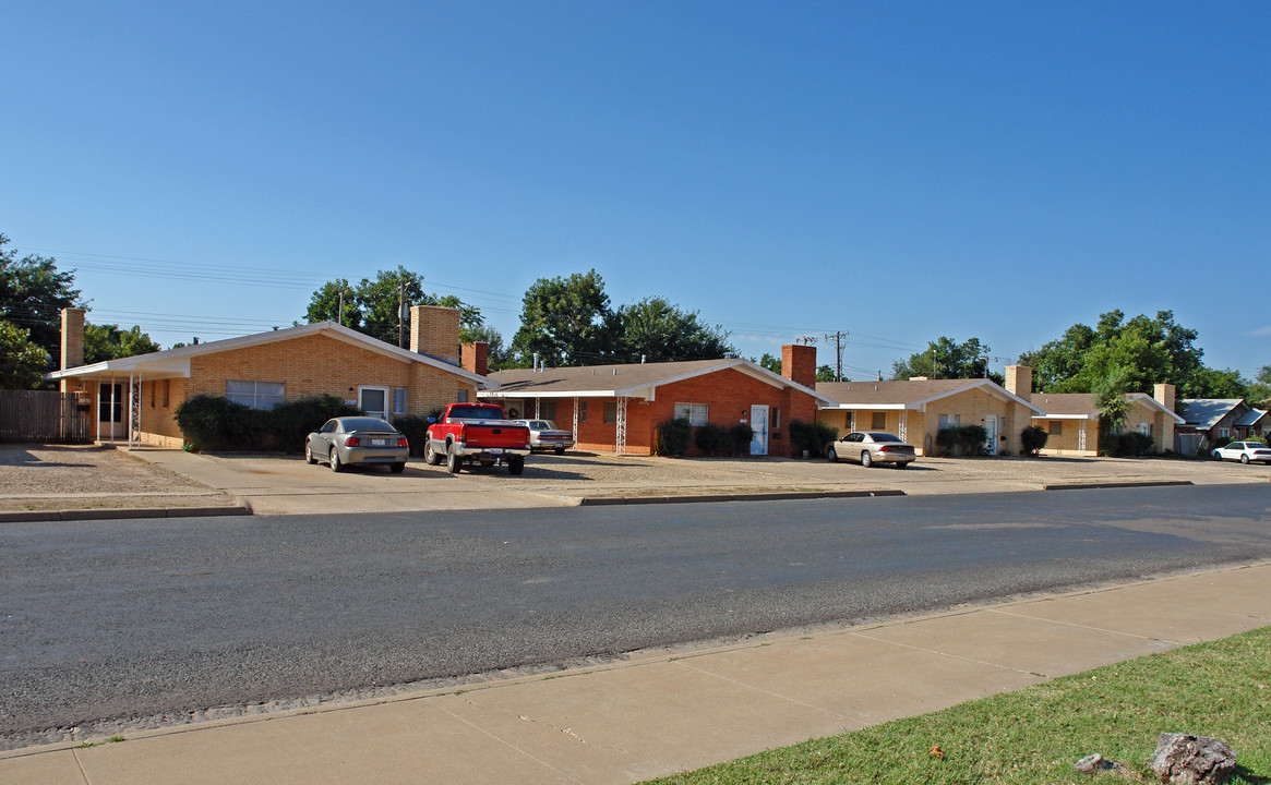 5215-5223 13th St in Lubbock, TX - Foto de edificio